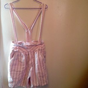 Overall/suspended Shorts 💕